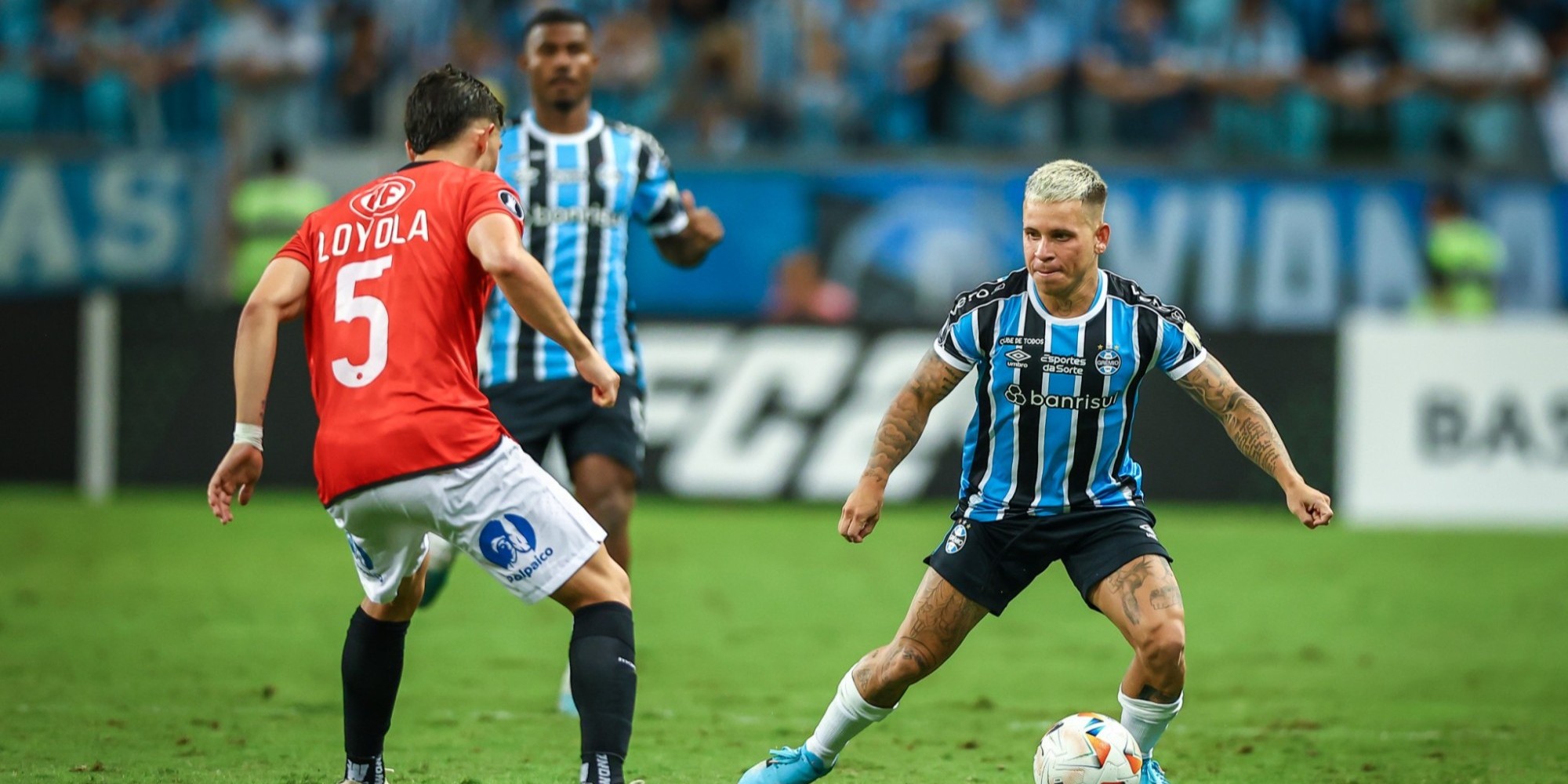 Com o resultado de 2 a 0 para os chilenos, o Tricolor Gaúcho é a única equipe que não pontuou no Grupo C.