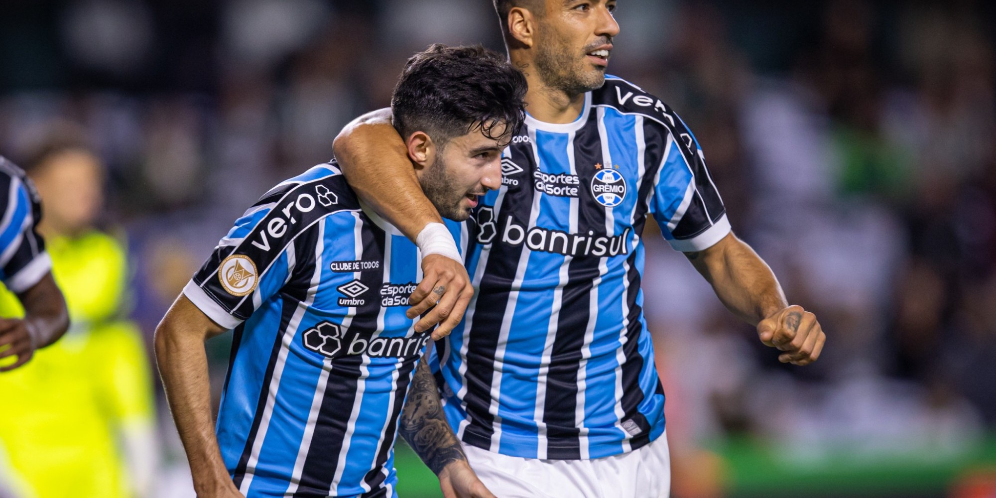 Villasanti e Ferreira marcaram os gols do Tricolor Gaúcho. Robson fez o gol do Coxa. Villasanti e Ferreira marcaram os gols do Tricolor Gaúcho. Robson fez o gol do Coxa.