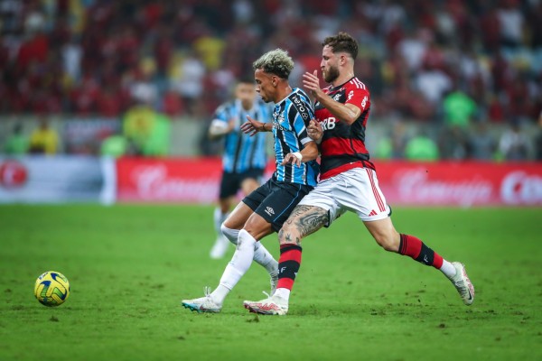 Arrascaeta marcou de pênalti para o Rubro-Negro, que vai enfrentar o São Paulo na decisão do torneio.