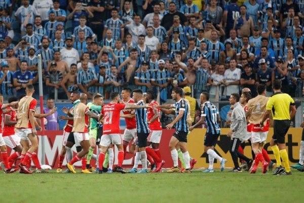 Briga ocorreu no 2º tempo do jogo realizado na Arena Gremista