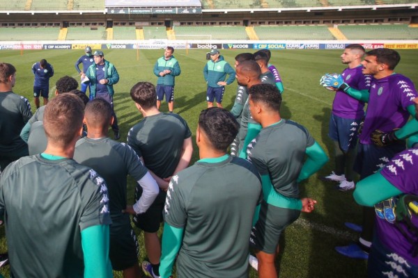 Guarani busca vitória para encostar na liderança