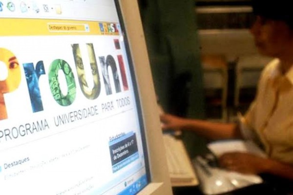 Podem participar os estudantes que fizeram o Exame Nacional do Ensino Médio 2019 e atendem aos requisitos do Prouni