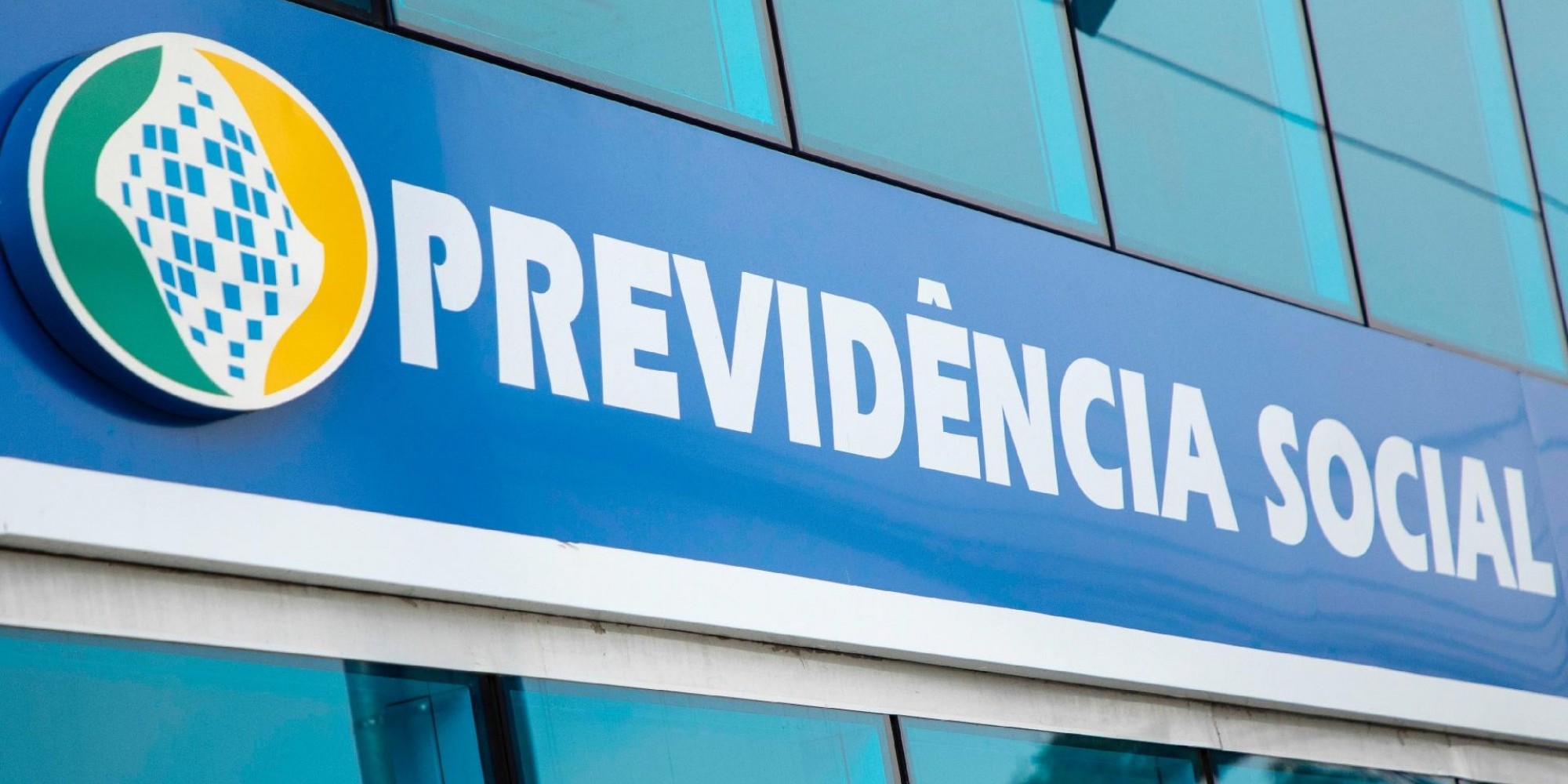 Segurados podem acessar serviços e pedir benefícios pelo Meu INSS e telefone 135 Segurados podem acessar serviços e pedir benefícios pelo Meu INSS e telefone 135