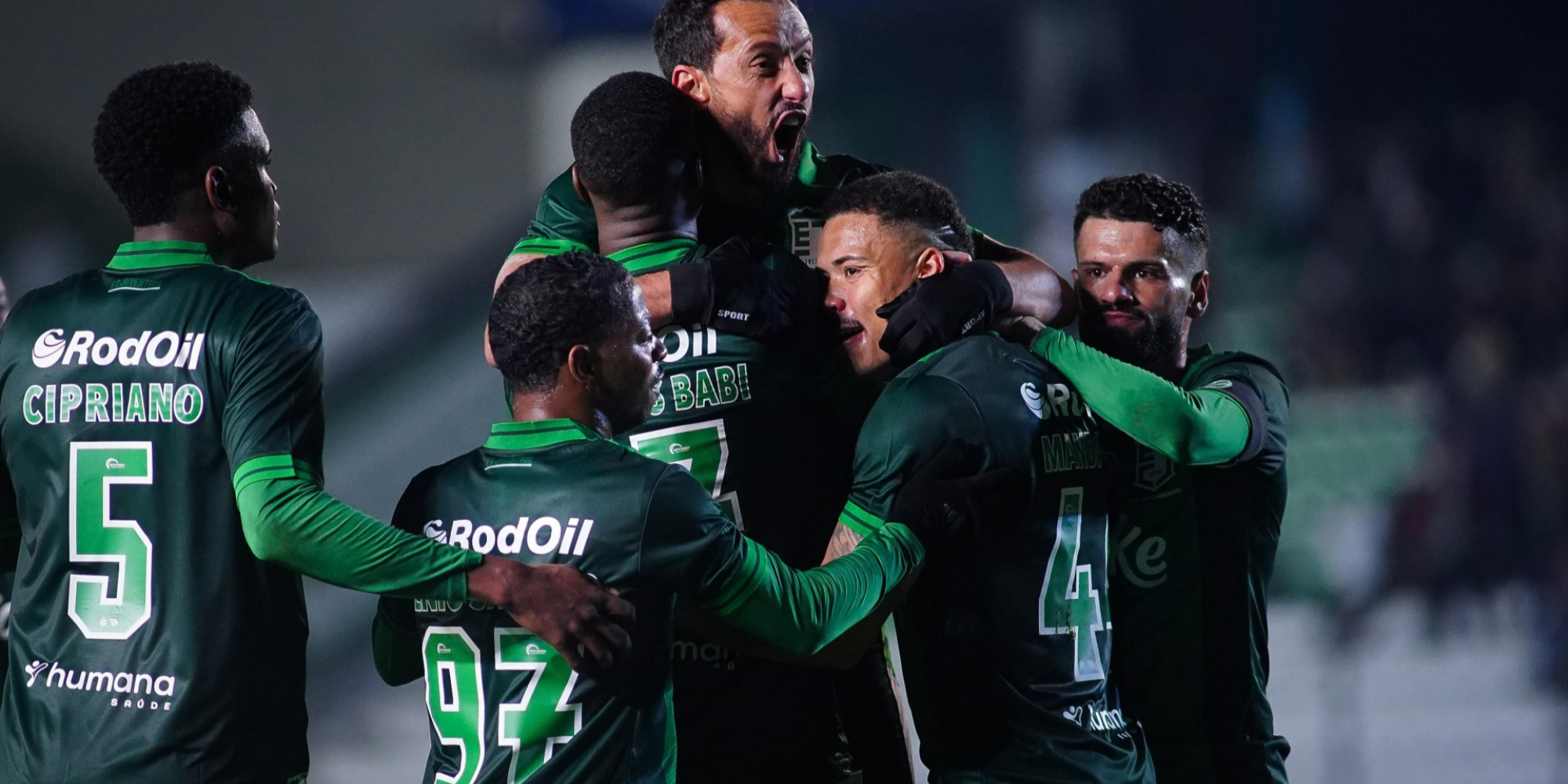 Com gols de Gabriel Taliari e Matheus Babi, o Jaconero superou o time paulista no Alfredo Jaconi, nesta segunda-feira (11), na reestreia de Thiago Carpini e encerro série de quatro derrotas seguidas e soma pontos importantes na luta contra o rebaixamento.