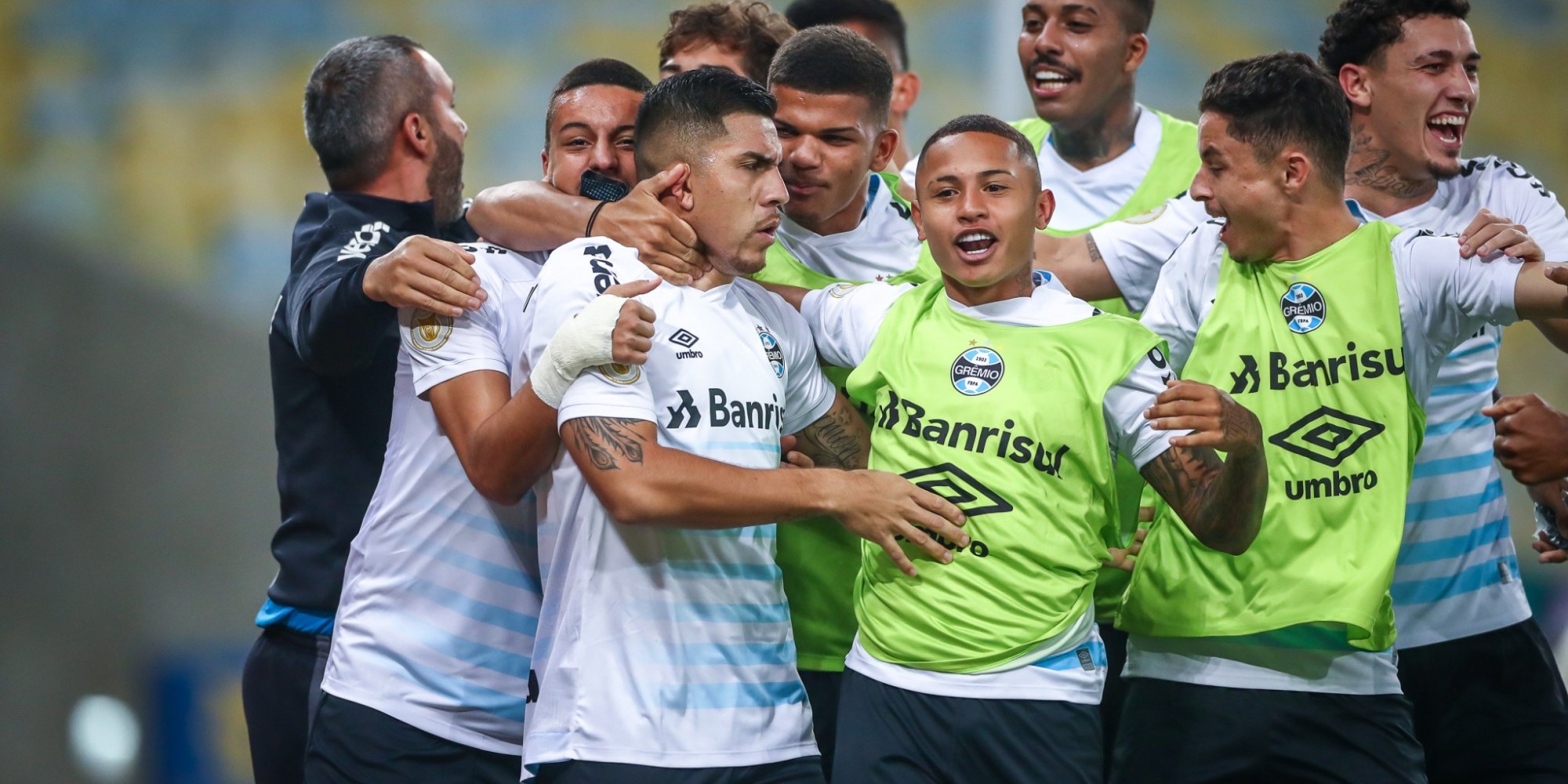 Grêmio marcou o único gol do jogo nos minutos finais 