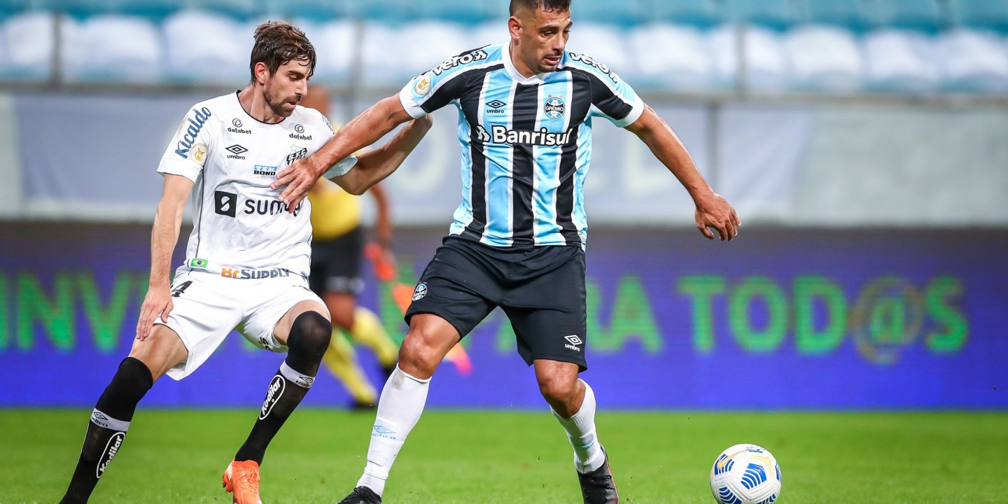 Diego Souza marcou um gol e deu uma assistência 