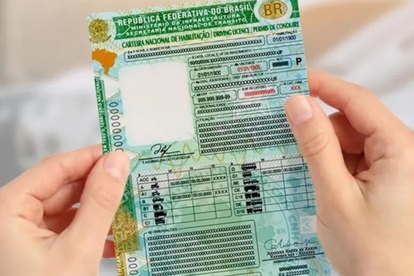 Atingidos pelas enchentes podem solicitar segunda via da CNH gratuita