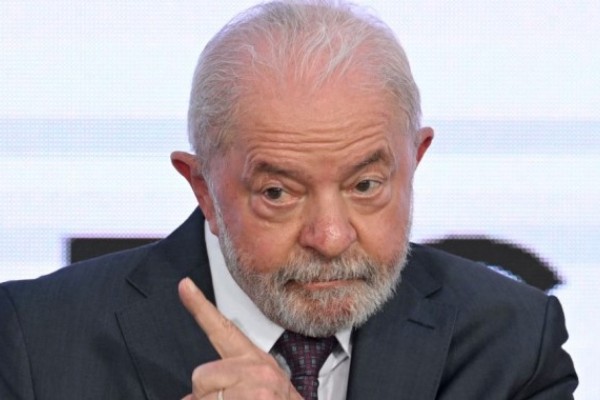 Lula afirma que ainda não consegue dar aumento para o salário mínimo