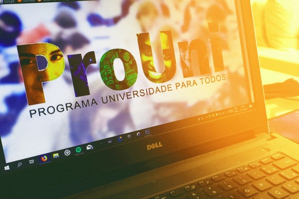 Estão sendo ofertadas 252 mil bolsas de estudo nesta edição  