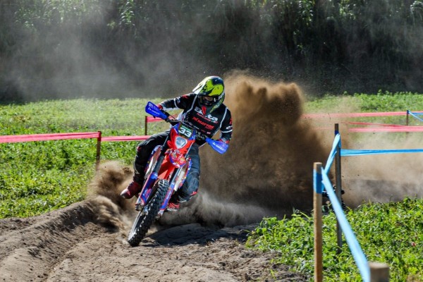 Coqueiro Baixo sedia etapa do Campeonato Gaúcho de Enduro Fim