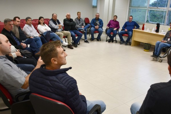 Languiru apresenta pauta de assembleia extraordinária aos prefeitos do G7