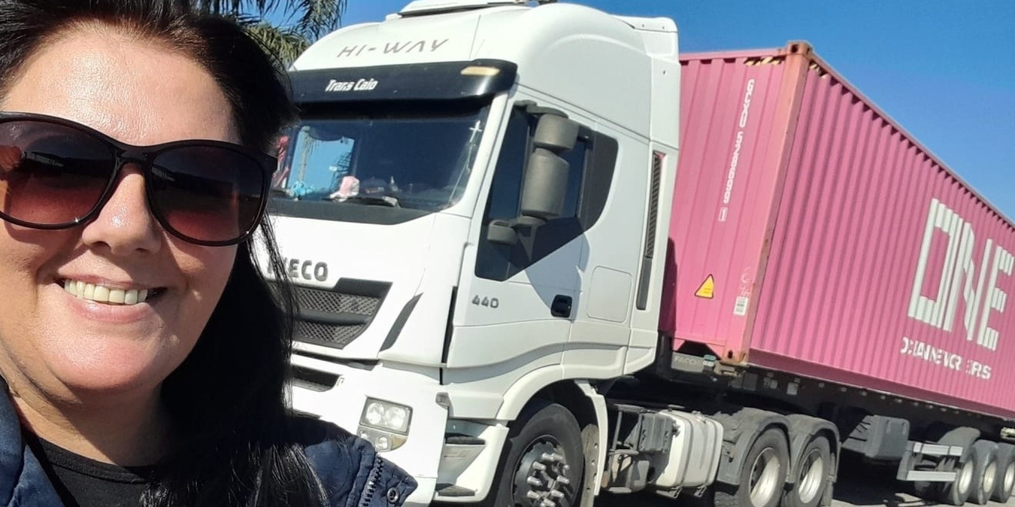 Mulher, mãe, avó e motorista de carreta 