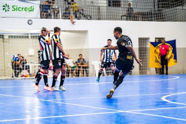 A programação inicia às 19h, no Ginásio Municipal de Esportes. 