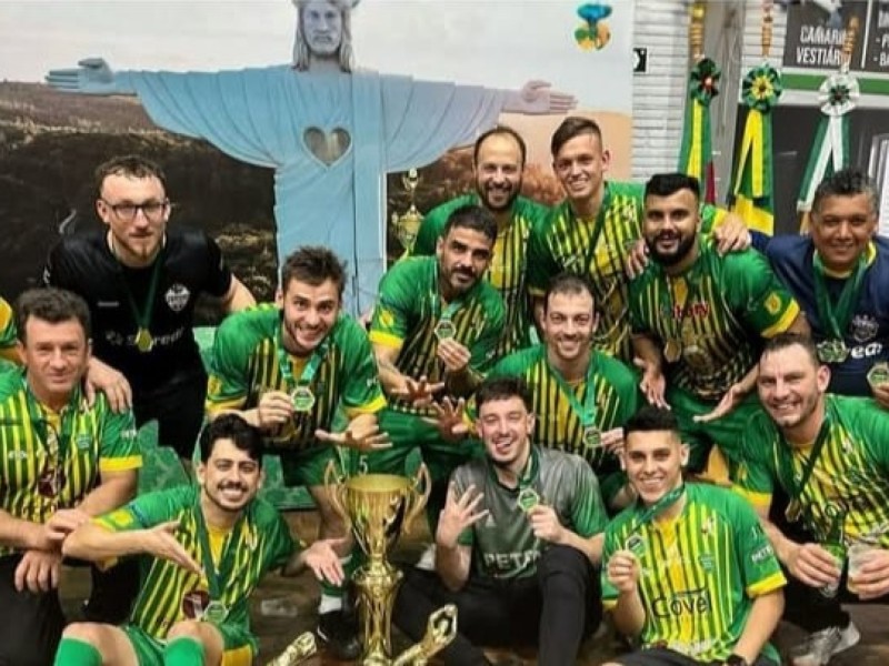 Equipe da Vila Moça venceu as finais do Livre e do Sub-16. O Clube Atlético Navegantes ficou com a taça entre os Veteranos.
