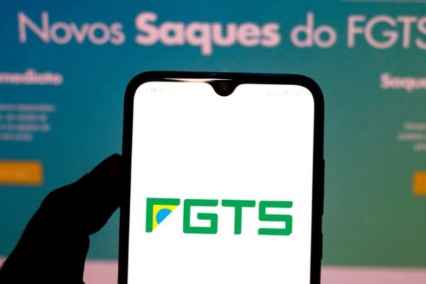 Trabalhador já pode consultar dados sobre o valor que tem direito e datas de crédito pelo site da Caixa