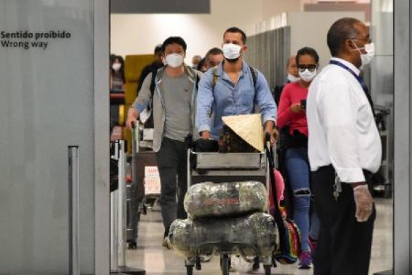 Dois pacientes estão isolados no hospital e os demais seguem em isolamento domiciliar 