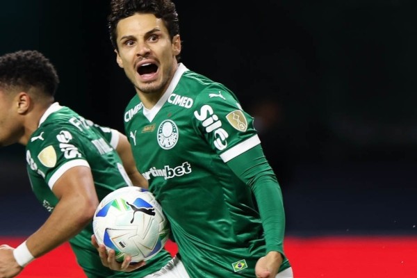 Verdão vence por 4 a 0 com gols de Sosa, Fuchs e Veiga (dois).