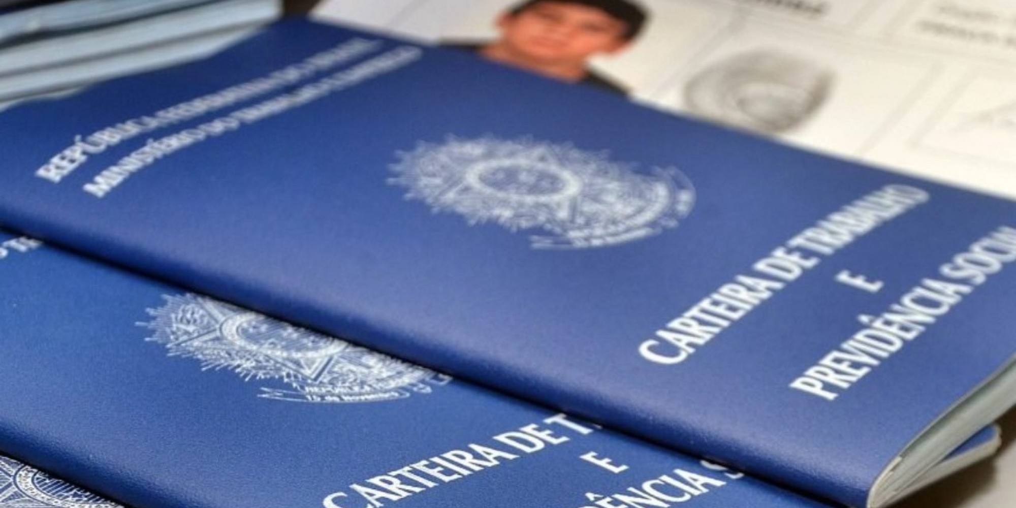 Trabalhadores podem realizar o encaminhamento do seguro-desemprego, após sete dias da dispensa, pela internet ou presencialmente (com agendamento) Trabalhadores podem realizar o encaminhamento do seguro-desemprego, após sete dias da dispensa, pela internet ou presencialmente (com agendamento)