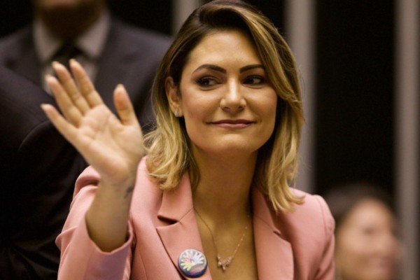 Primeira-dama tem 38 anos 