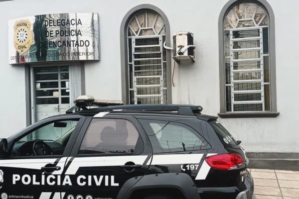 O fato ocorreu nesta quinta-feira (8) após investigação conduzida pela Polícia Civil, que resultou na representação pela prisão preventiva, deferida pelo Poder Judiciário.