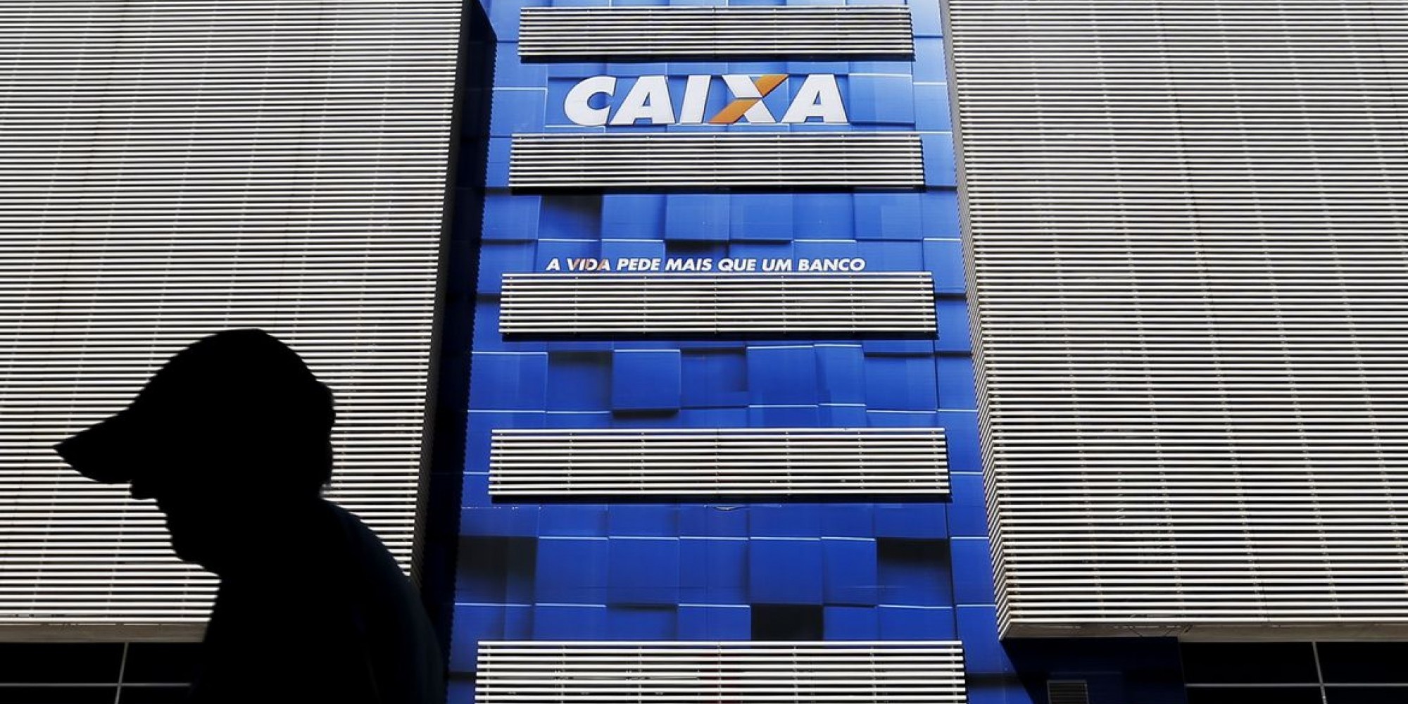 Caixa paga hoje auxílio emergencial a nascidos em agosto