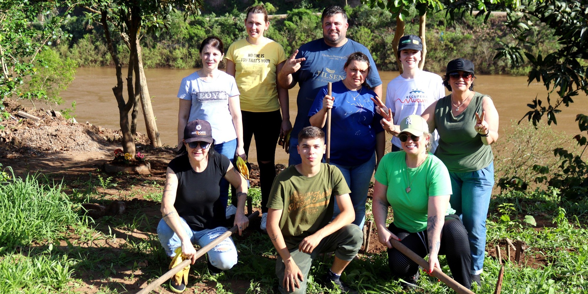 Durante esta semana um grupo de voluntários seguirá realizando o trabalho, nas ruas Padre Luís Segalle e José Alberti, também no Centro