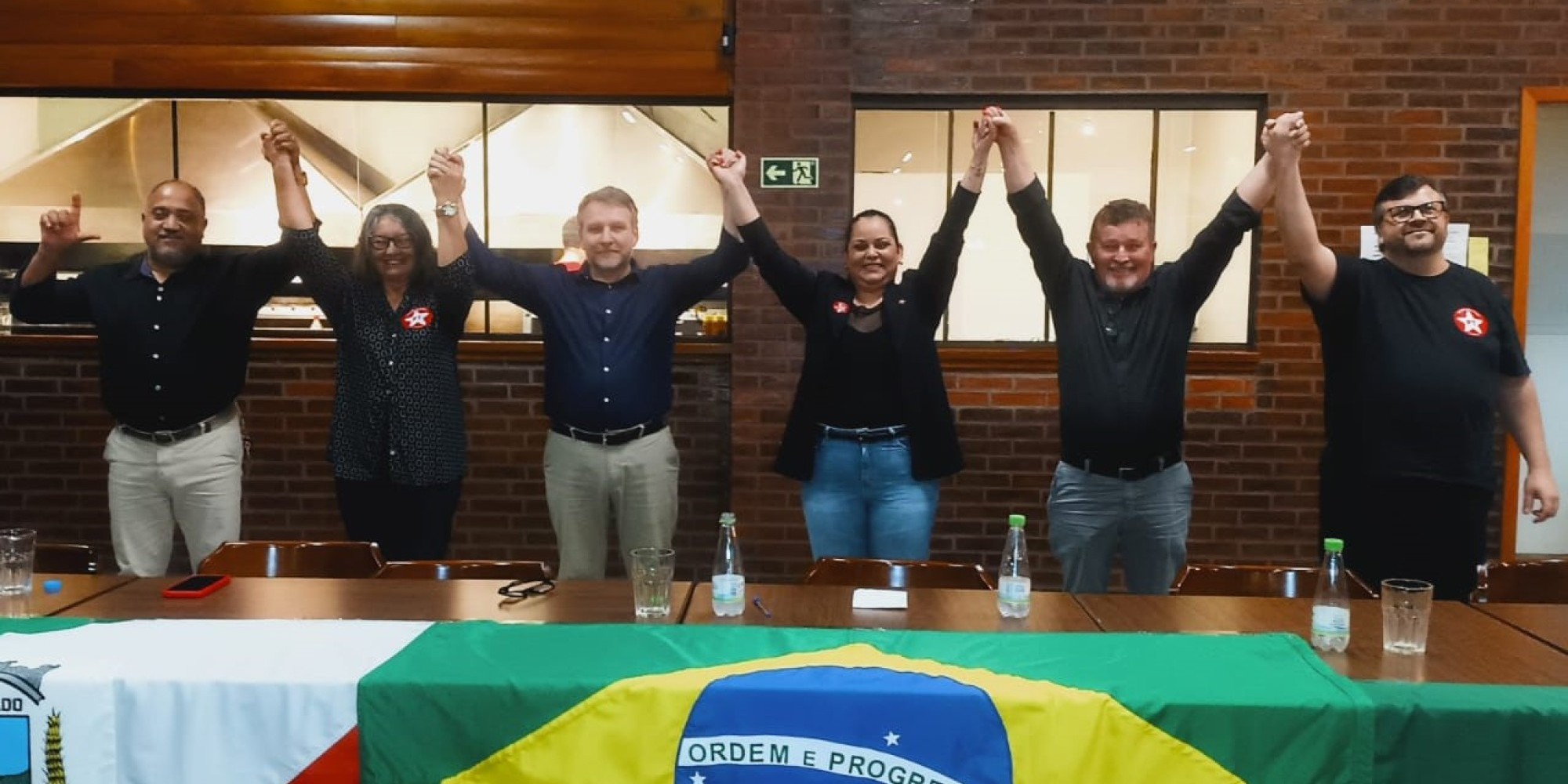 Em convenção realizada na noite da quinta-feira (1º), no Paradouro Cristo, o partido também divulgou a nominata de pré-candidatos ao Legislativo. Em convenção realizada na noite da quinta-feira (1º), no Paradouro Cristo, o partido também divulgou a nominata de pré-candidatos ao Legislativo.