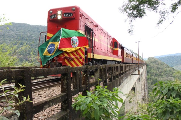 Turistas poderão contemplar os 17 viadutos e os 21 túneis no trajeto entre Muçum e Guaporé