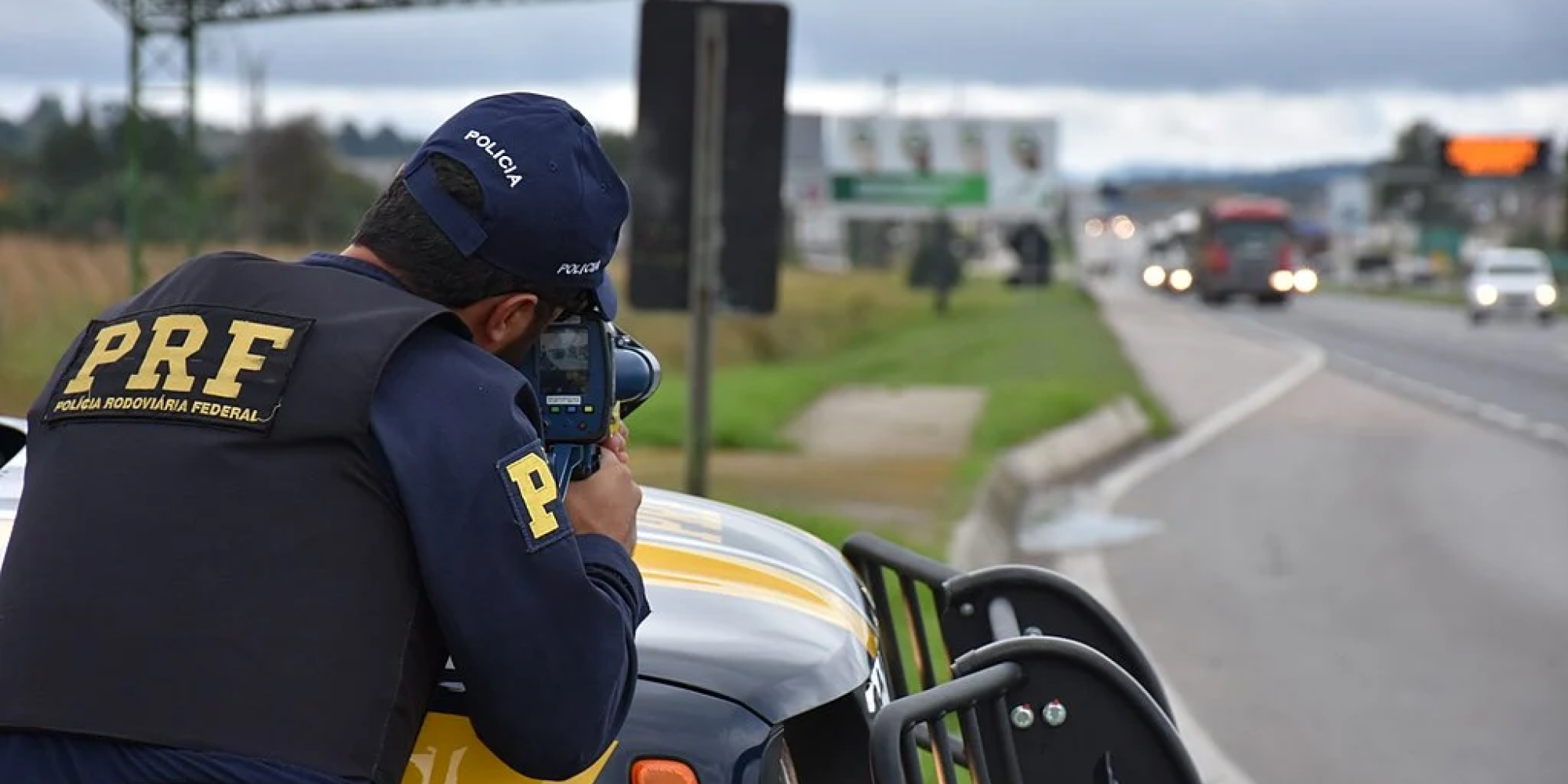 Projeto na Câmara quer proibir uso de radar móvel para fiscalizar velocidade em rodovias