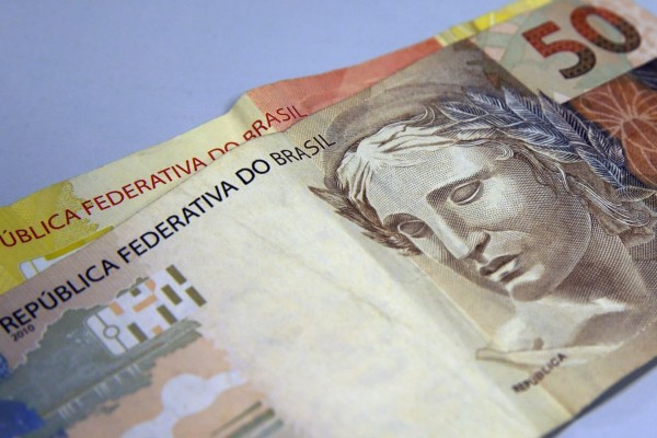 Também recebem hoje inscritos no Bolsa Família com NIS 9