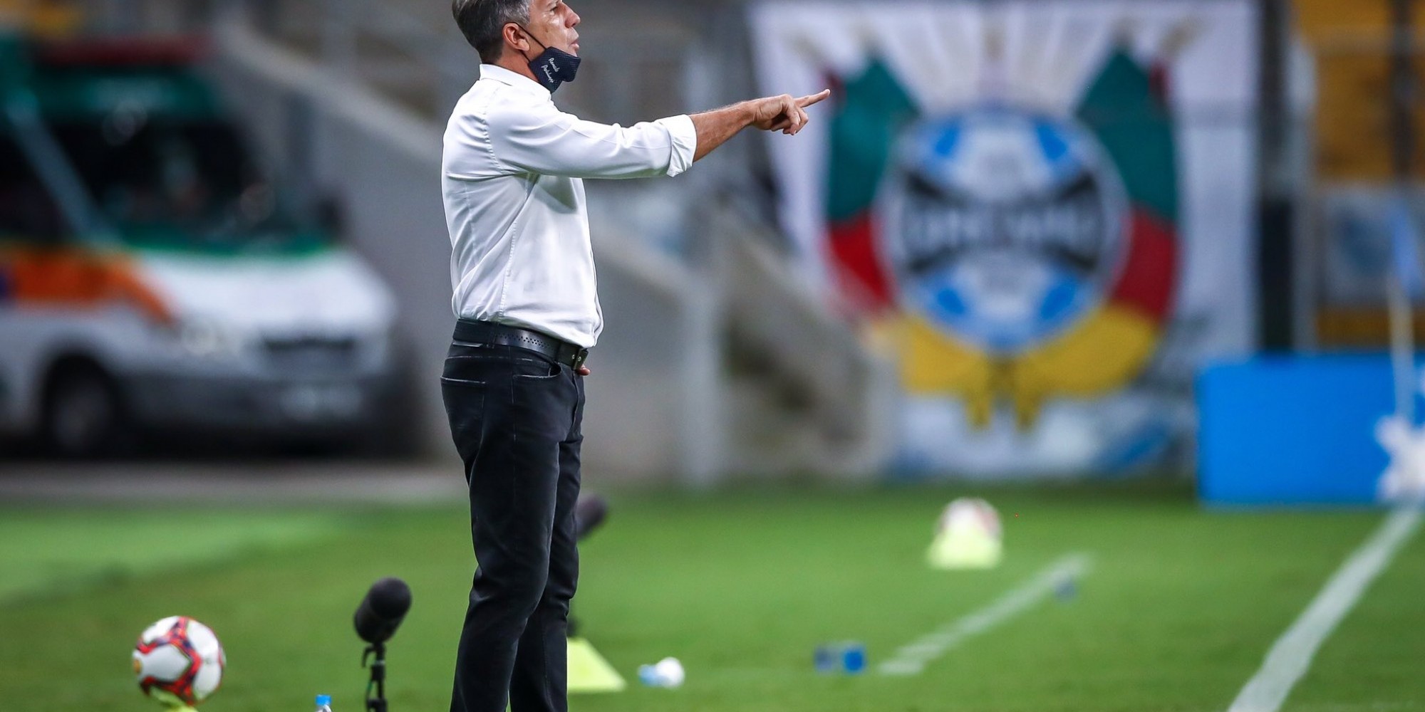 Renato permanece no tricolor gaúcho 
