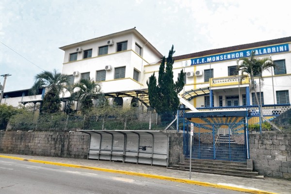 Cerca de 20 mil alunos e 420 profissionais contribuíram para a construção desta trajetória