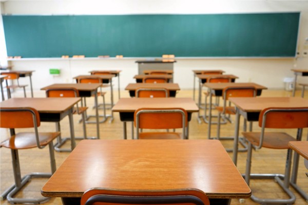 234 municípios têm decretos que restringem a realização de aulas presenciais