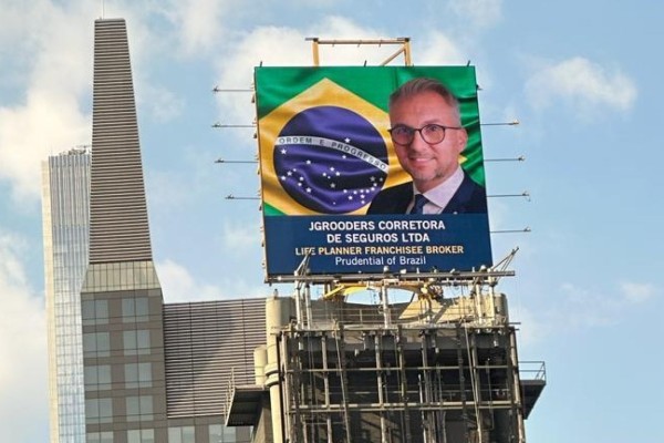 De Encantado para a Times Square e rumo ao Havaí