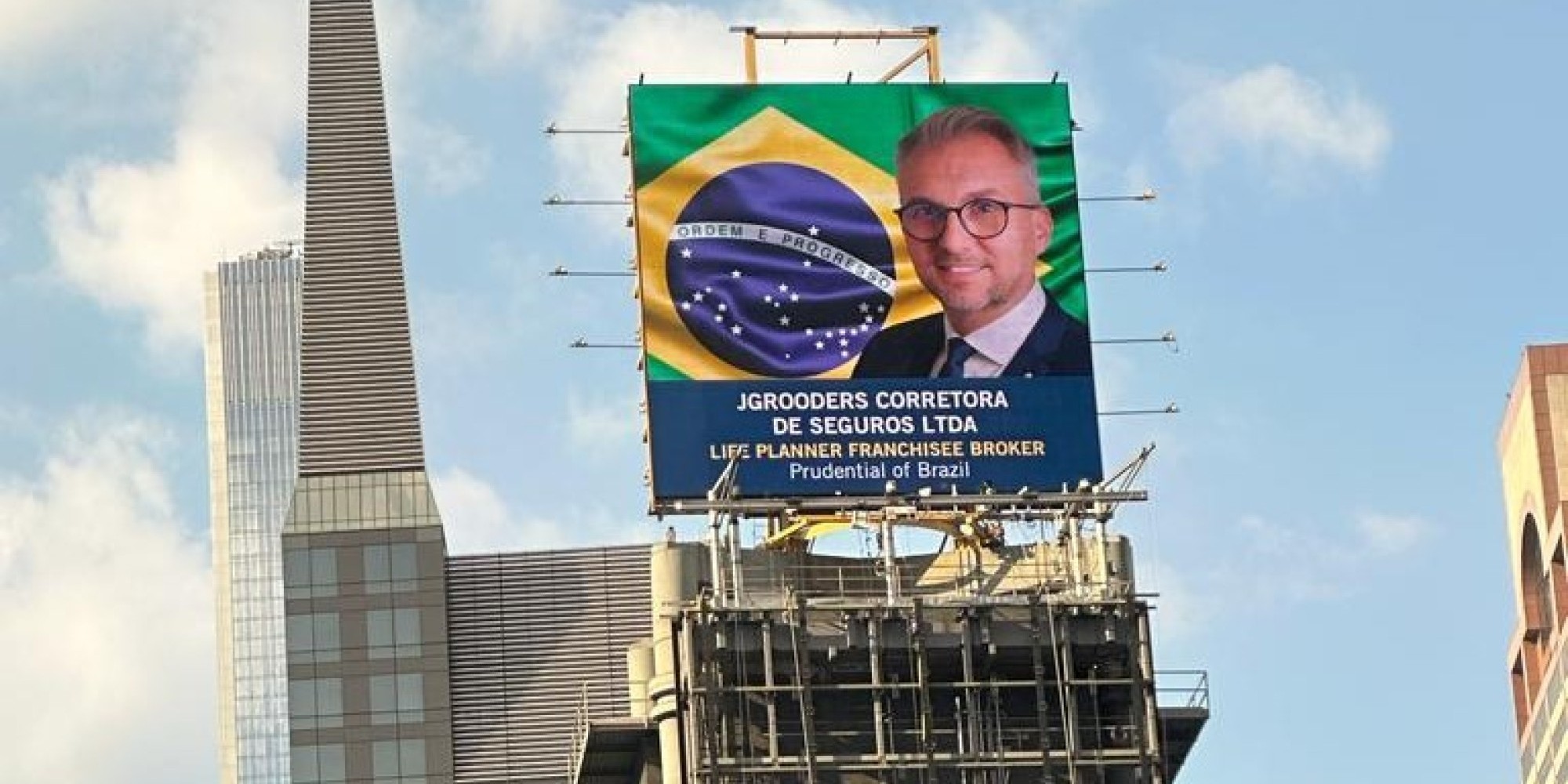 De Encantado para a Times Square e rumo ao Havaí