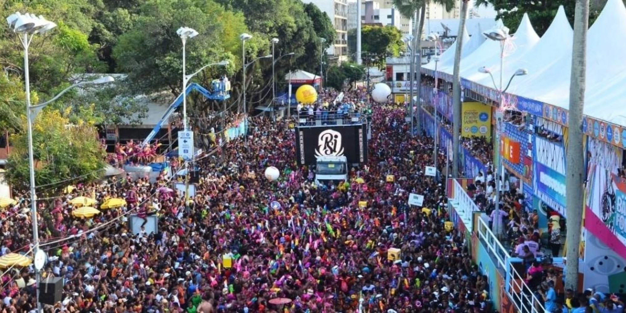 Estimativa da CNC é que 25,4 mil pessoas sejam contratadas temporariamente Estimativa da CNC é que 25,4 mil pessoas sejam contratadas temporariamente