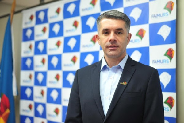 Presidente da Famurs e das 27 Associações Regionais participam do encontro 