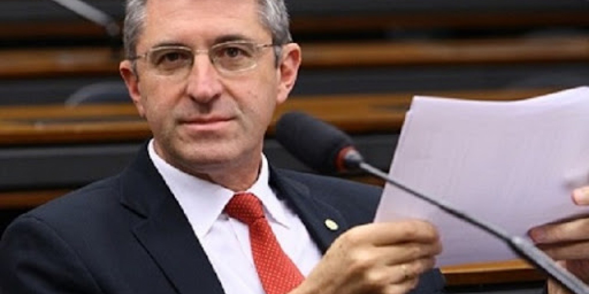 Proposta agora depende do aval dos deputados para se tornar lei Proposta agora depende do aval dos deputados para se tornar lei