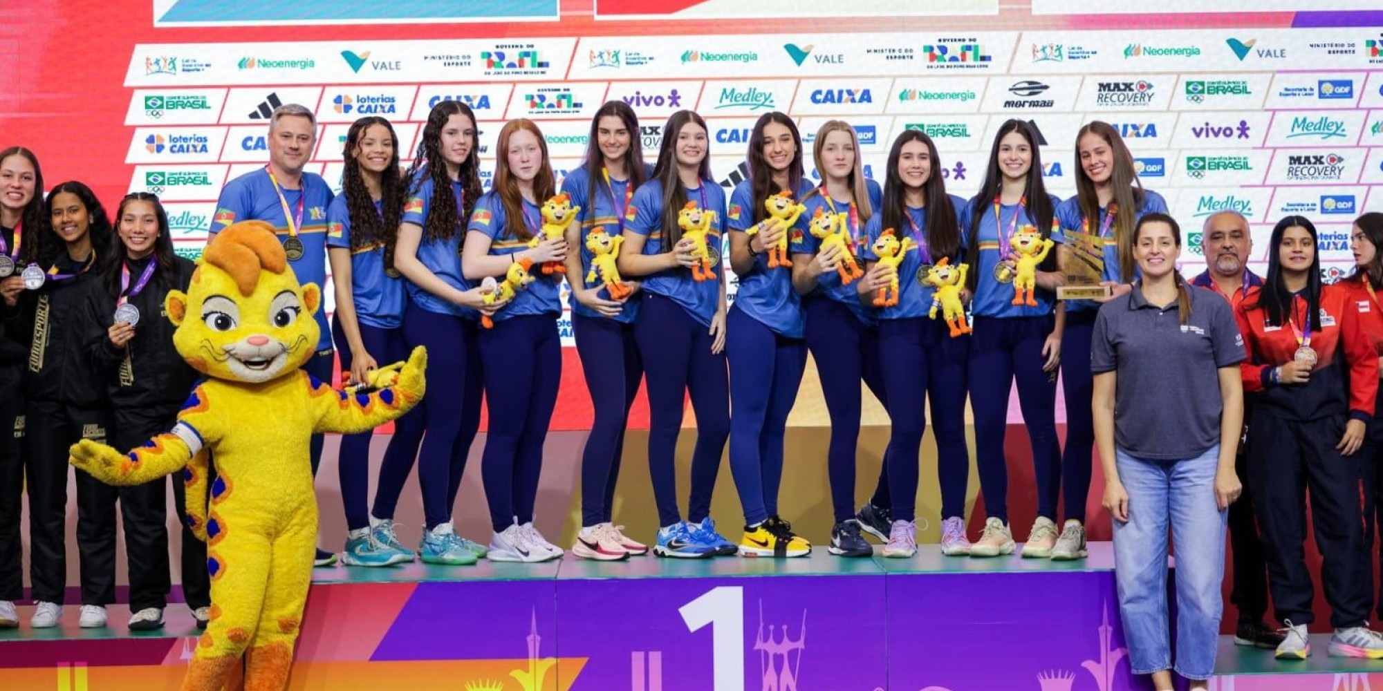Amanda Pederiva e Luiza Simonetti, do CEAT de Lajeado, representaram o Rio Grande do Sul e garantiram o acesso à elite do vôlei feminino escolar.