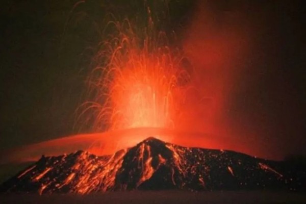 México em alerta com erupção de vulcão