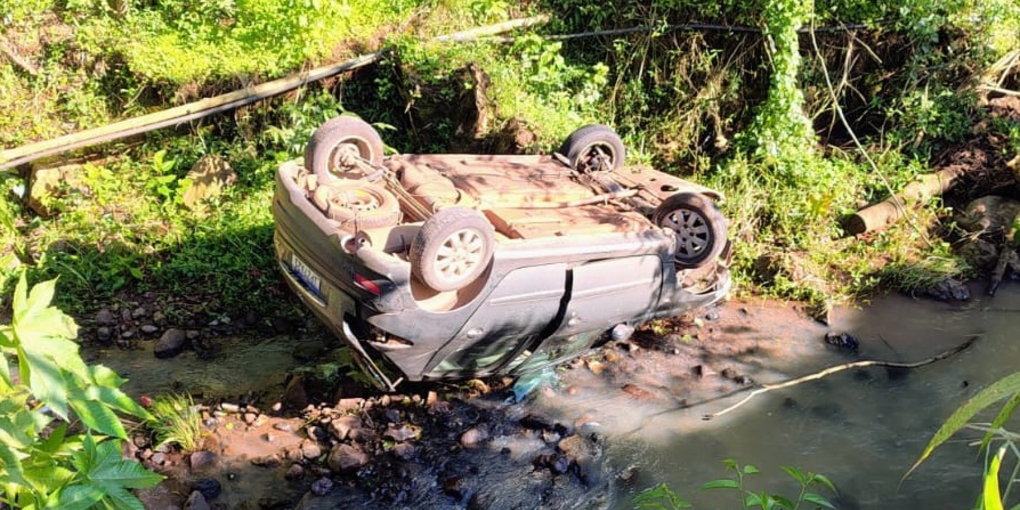 Motorista de 19 anos sofreu apenas ferimentos leves; Imicol alerta para recorrência de acidentes no mesmo ponto